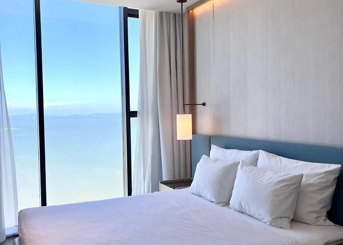 Hotel Alacarte Bay Hạ Long